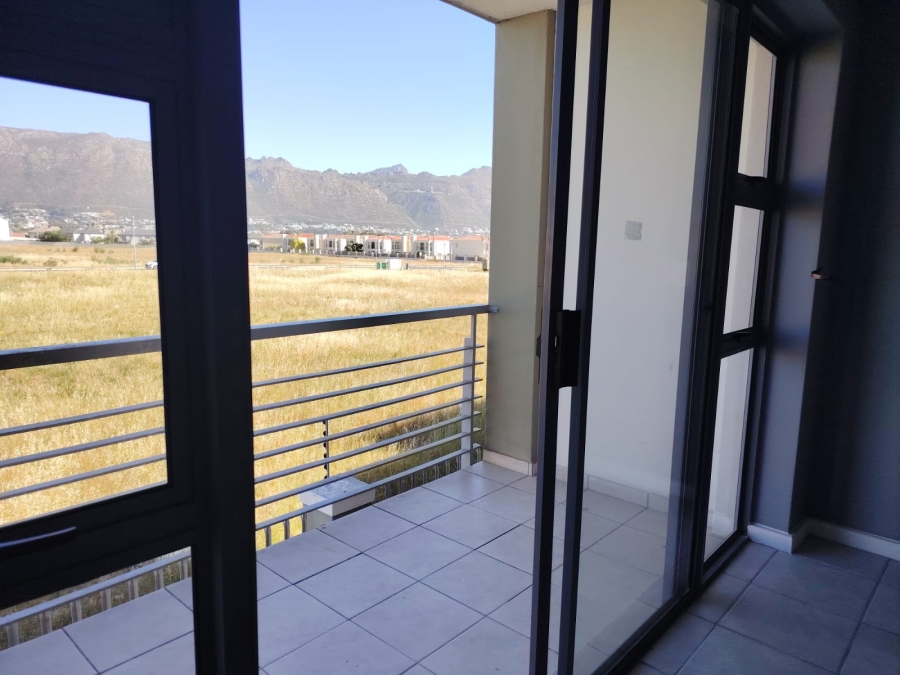 To Let 2 Bedroom Property for Rent in Whispering Pines Western Cape